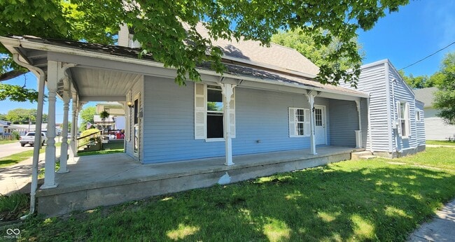 Building Photo - 348 E Franklin St