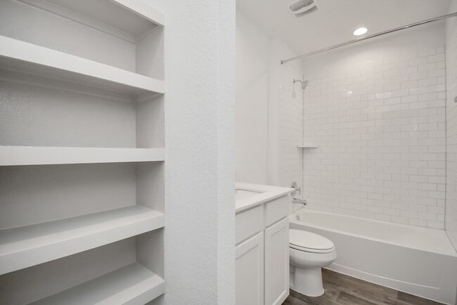 Building Photo - 7803 Golden Rubia Ln