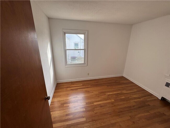 Building Photo - 4br Home for rent in Bethlehem PA