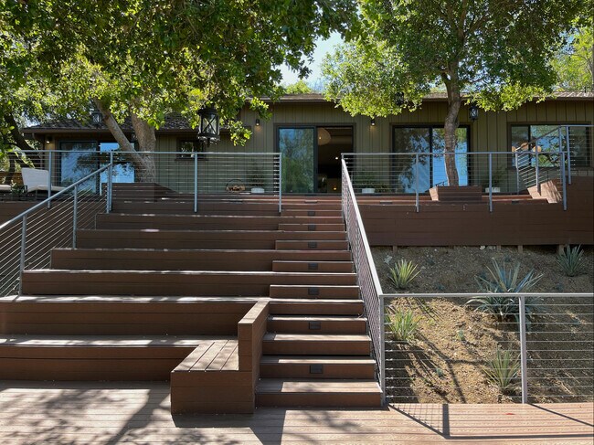 Building Photo - 21273 Entrada Rd