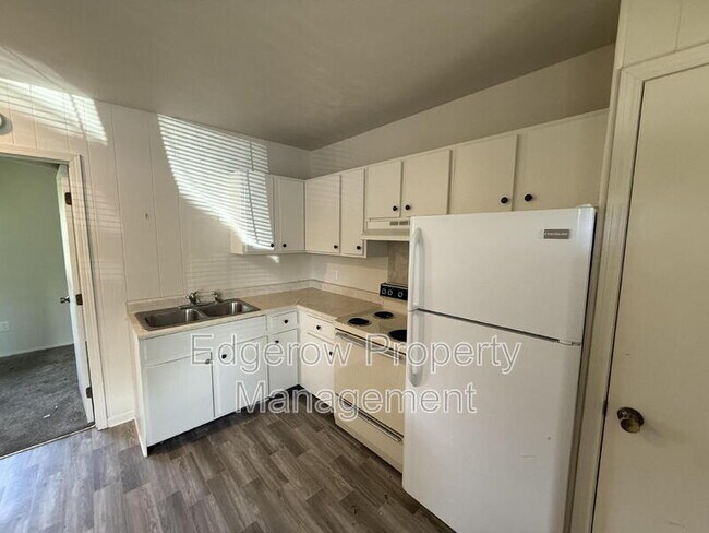 Building Photo - 13827 Ironwood Dr NW