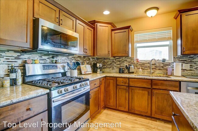 Building Photo - 4 br, 2 bath House - 668 Pelican Ln