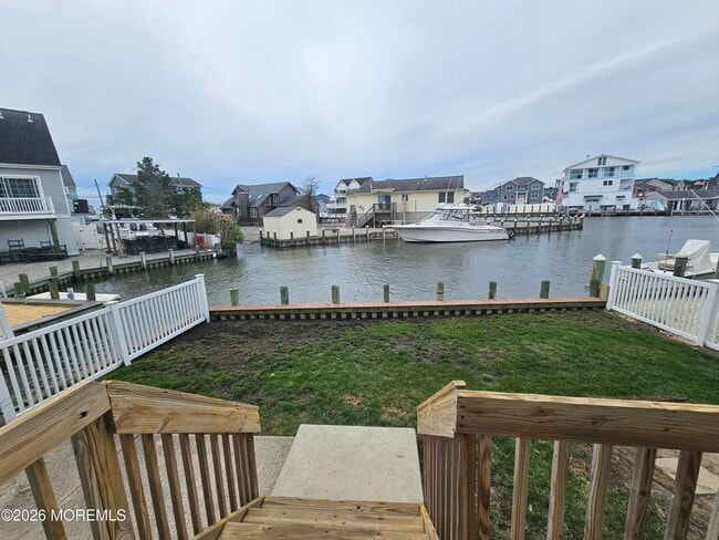 Building Photo - 262 Evergreen Dr