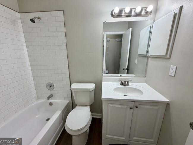 Building Photo - 5663 St Thomas Dr