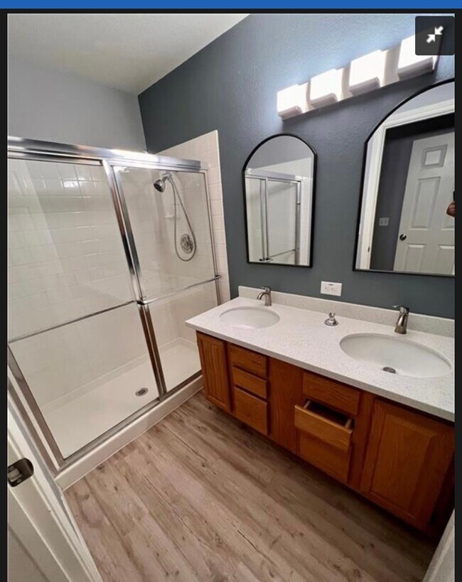 Building Photo - 356 Manti Pl