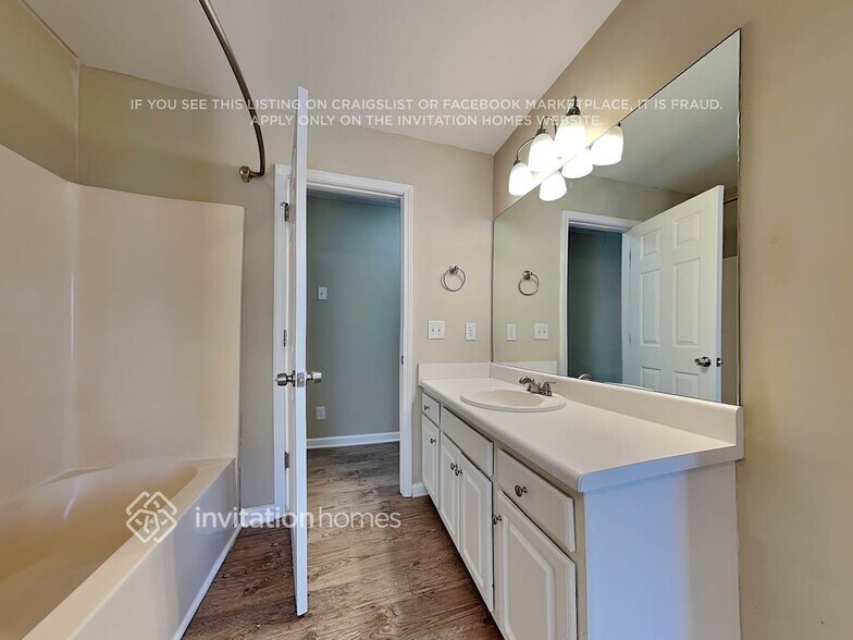 Building Photo - 2046 Arbor Forest Dr SW