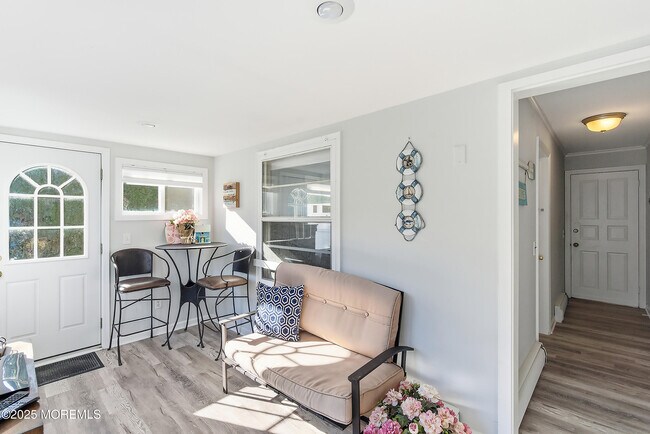 Building Photo - 204 Neptune Pl