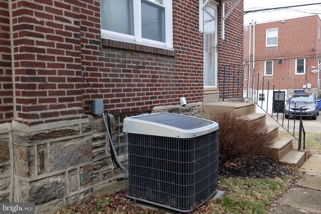 Building Photo - 1131 Kerper St