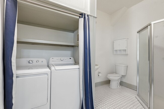Building Photo - 538 E Waldburg St