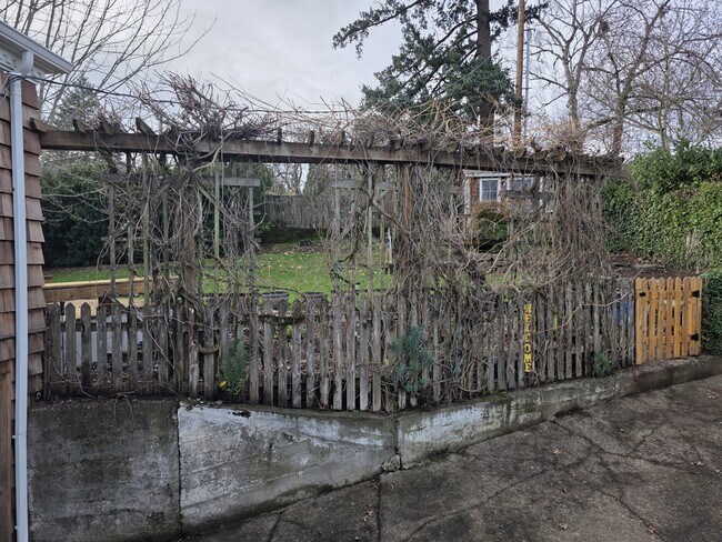 Building Photo - 963 Parkway Dr NW