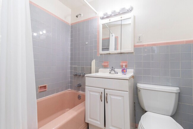 Building Photo - 1566 2nd Ave