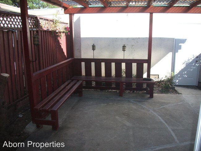 Building Photo - 3 br, 1.5 bath House - 2210 Amberwood Lane