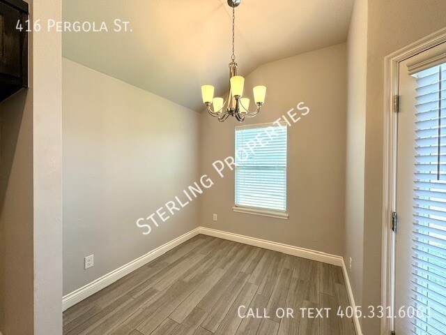 Building Photo - 416 Pergola St