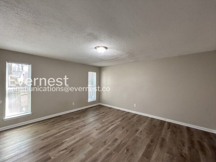 Building Photo - 3333 Leschallas Dr