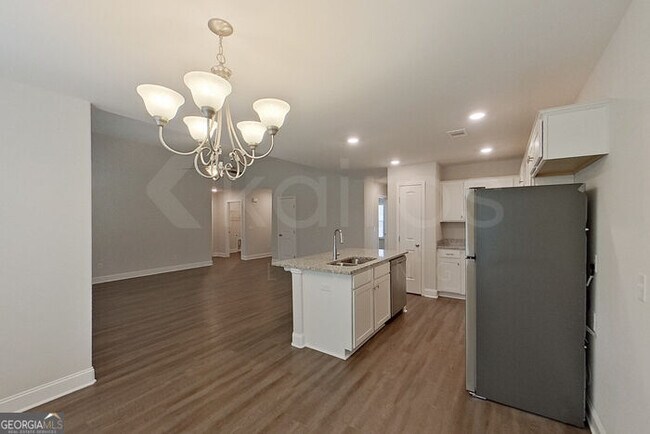 Building Photo - 106 Western Red Cedar Dr