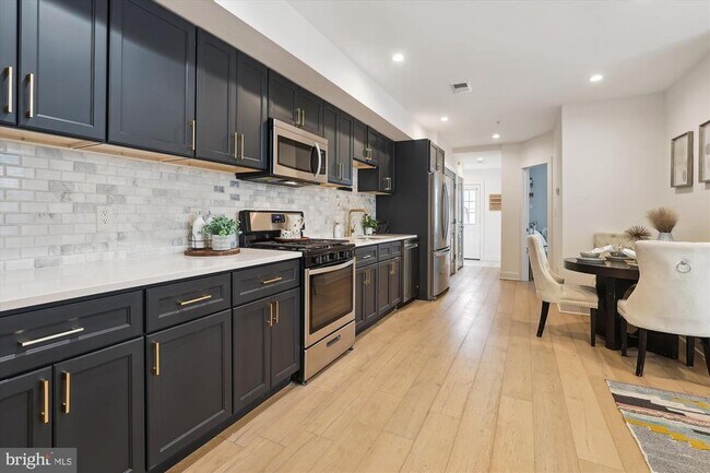 Primary Photo - 200 Hamilton St NW