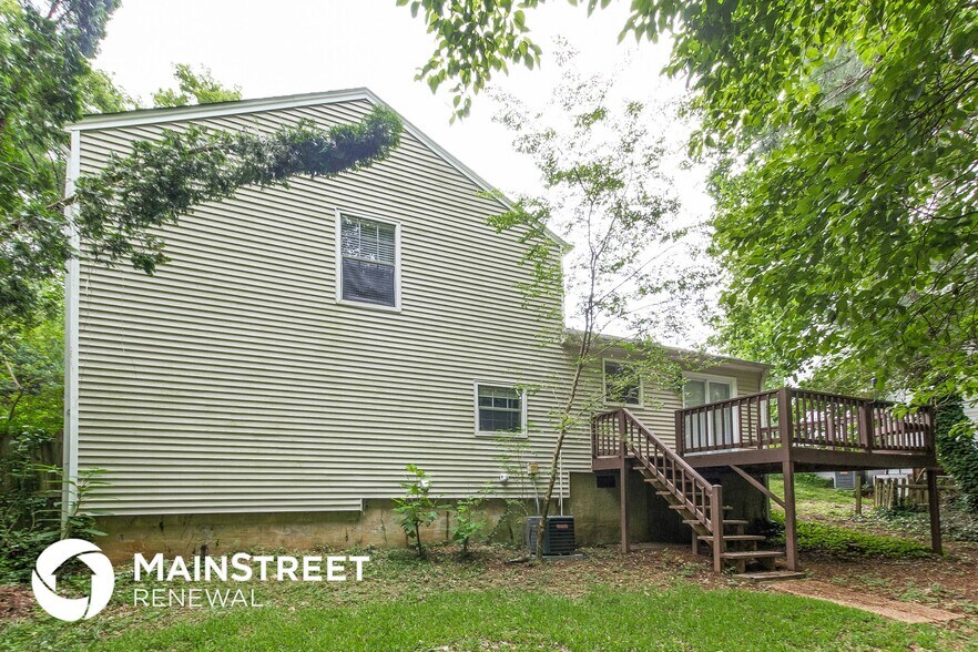 Building Photo - 850 Highland Terrace NE