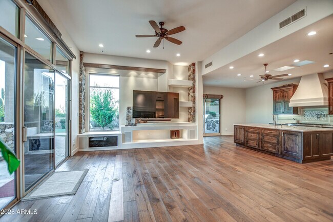 Building Photo - 9671 E Monument Dr