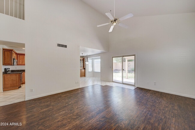 Building Photo - 8804 E Charter Oak Dr