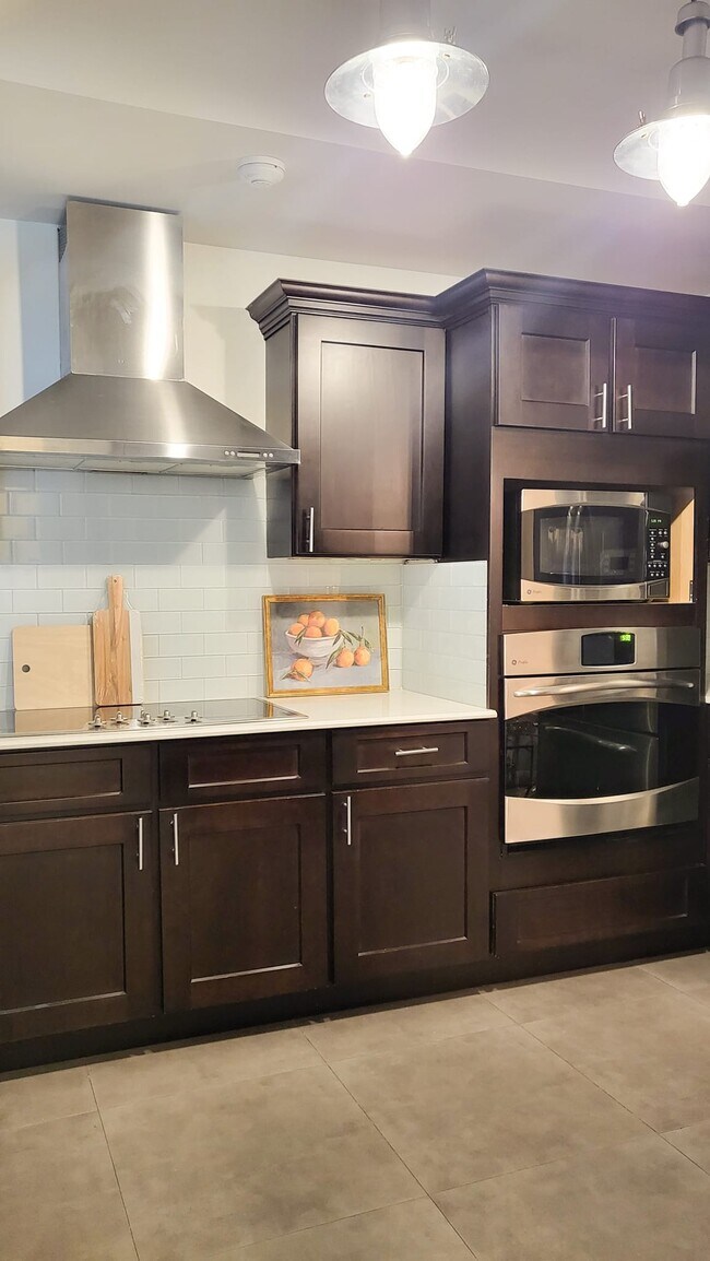 Building Photo - 4000 NW 4th Terrace