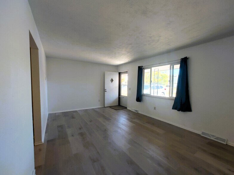 Living Room - 8869 Circle Dr