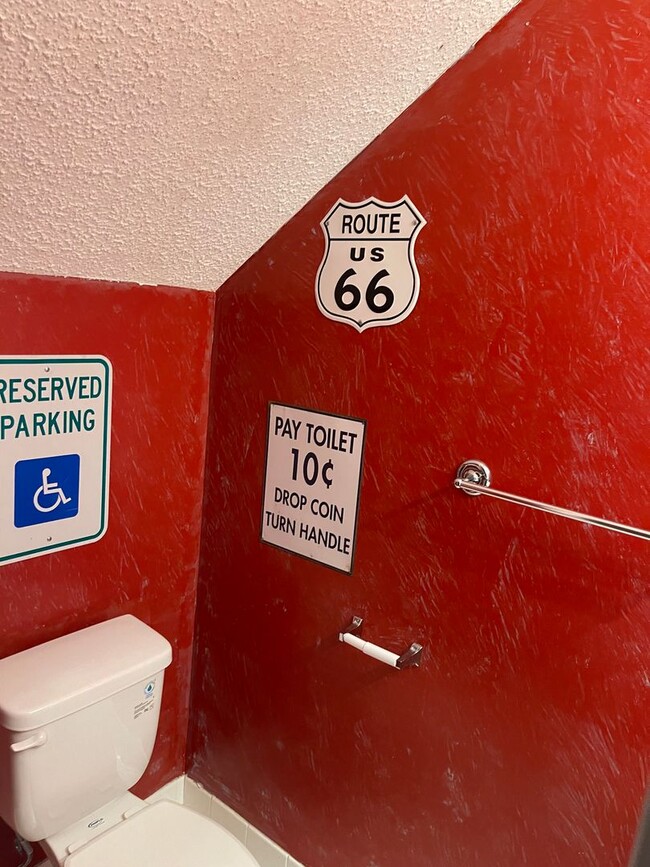 Building Photo - 168 E University Dr