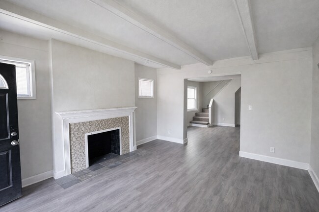 Building Photo - 2709 N College Ave