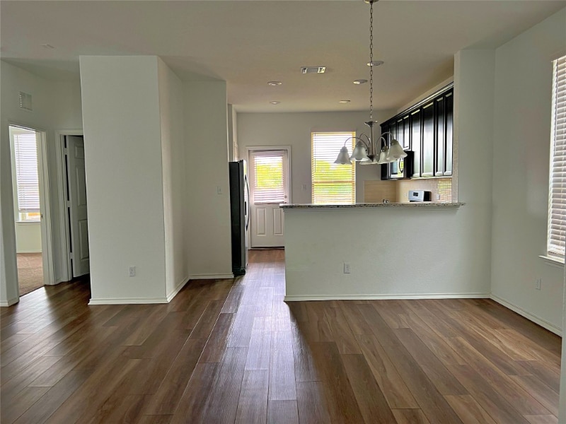 Building Photo - 444 English Oak St