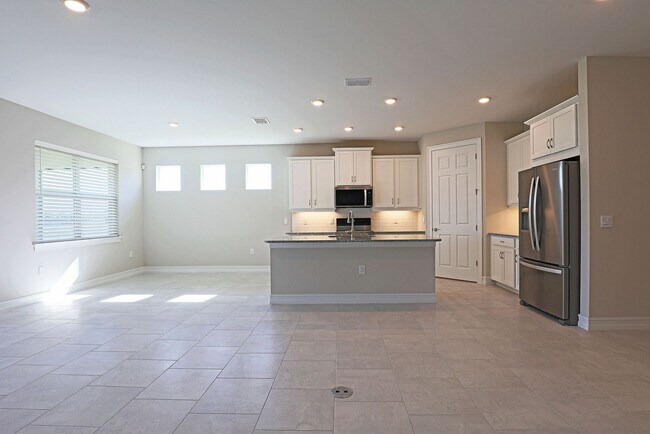 Building Photo - AVAILABLE NOW BRAND NEW!!