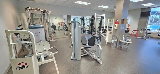 Building Photo - 19390 Collins Ave