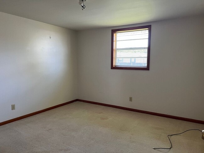 Building Photo - 3BR/2BA Available NOW- Napier Field