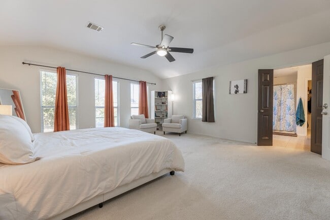 Building Photo - 9026 Hilltop Crossing Dr