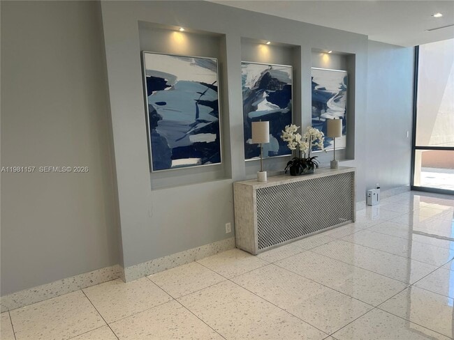 Building Photo - 20301 W Country Club Dr