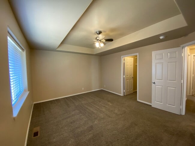 Building Photo - Beautiful Single-Level Home in Desirable NE Bend Community