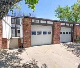 Building Photo - Spacious 2 bedroom Townhome