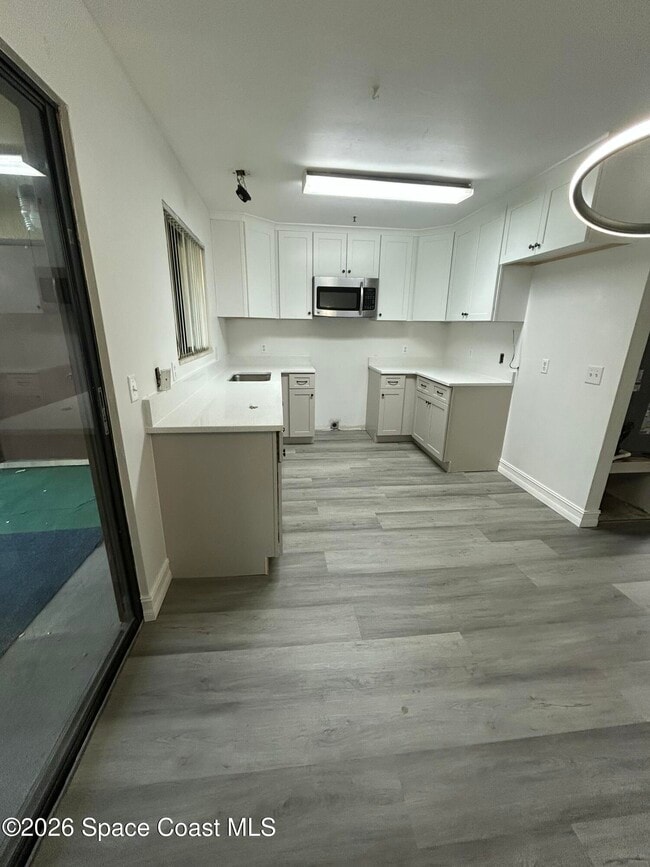 Building Photo - 7801 Maplewood Dr