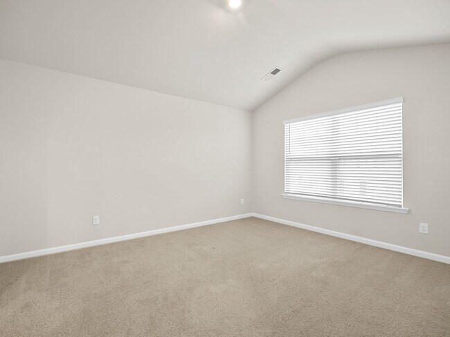 Building Photo - Modern living meets Convenience- Townhome in Greer, SC! $500 OFF First Months Rent!!