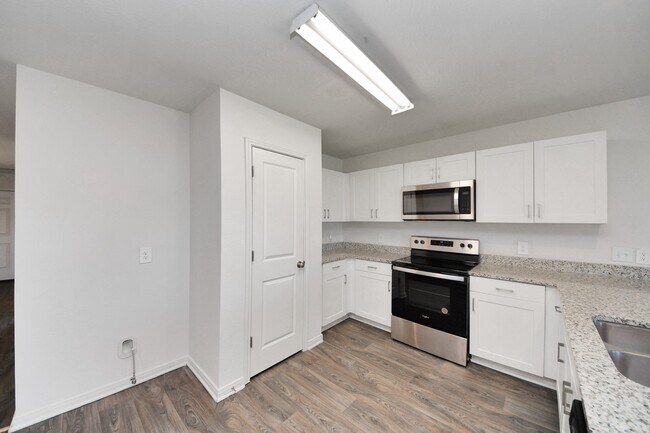 Building Photo - 164 Goldenrod