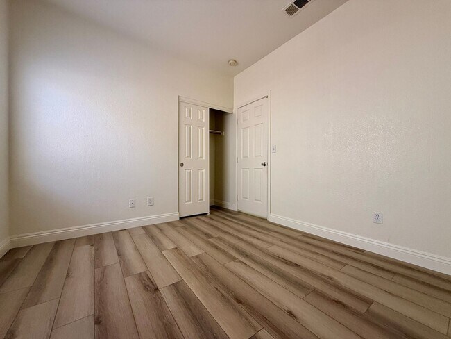 Building Photo - Beautiful open concept remodeled 3 bedroom...