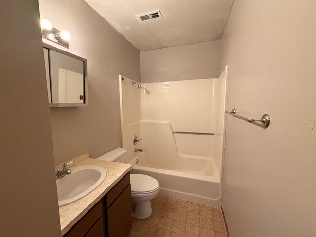 Building Photo - 2728 4th Ave N