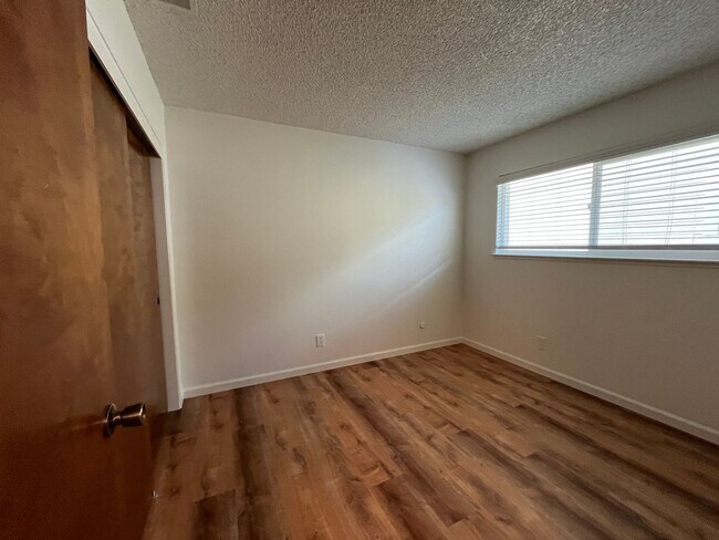 Building Photo - 6221 Casita Ave