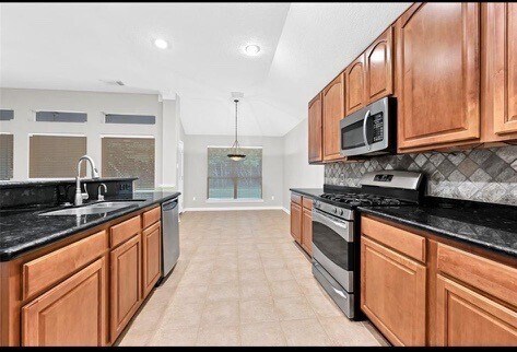 Building Photo - 14610 Southern Magnolia Cir