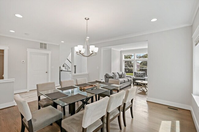 Building Photo - 2901 Random Rd