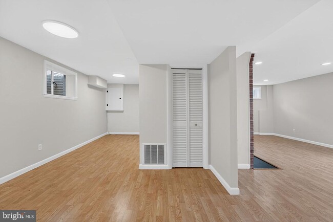 Building Photo - 7507 Murillo St