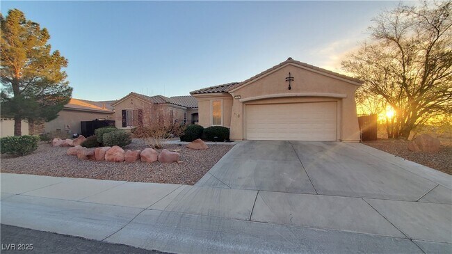 Building Photo - 2106 Dipinto Ave