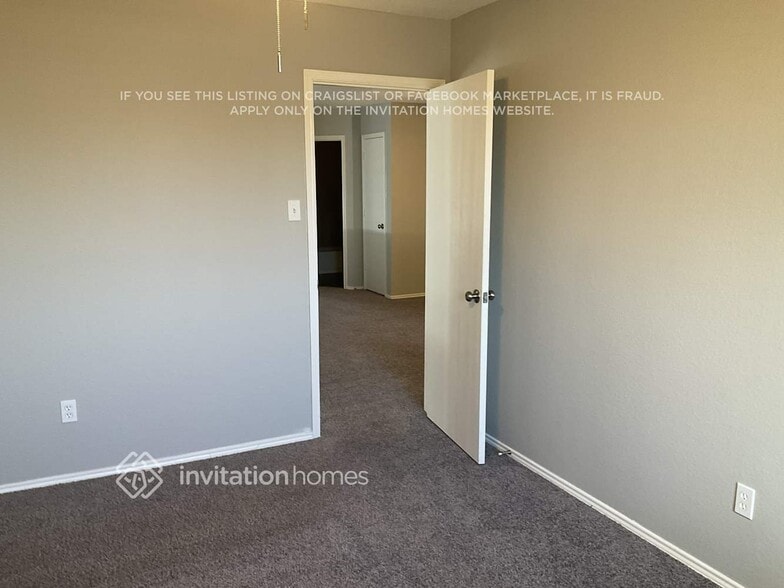 Building Photo - 1605 Forest Oaks Way