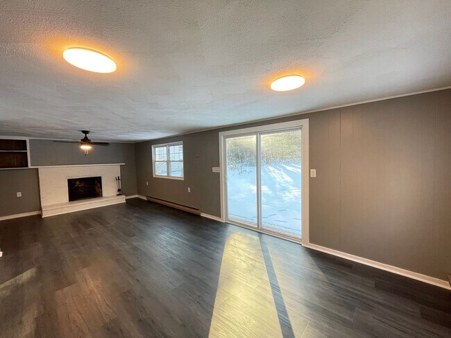 Building Photo - 24 Grandview Rd