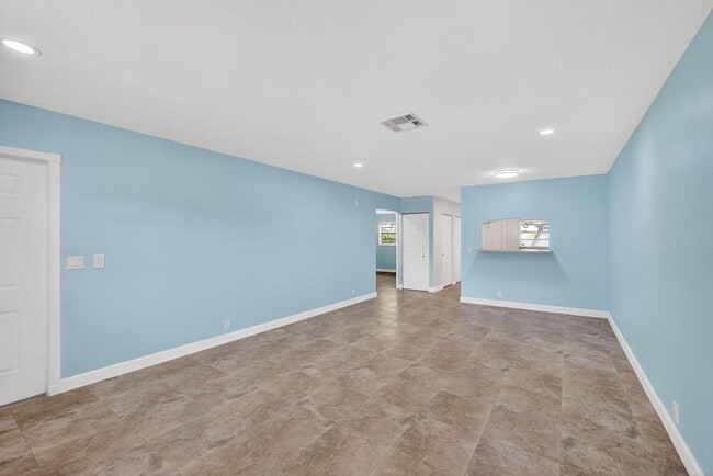 Building Photo - 9484 Sun Ct