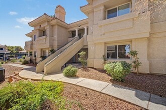 Building Photo - COZY 2 BED 2 BATH CONDO IN HENDERSON!