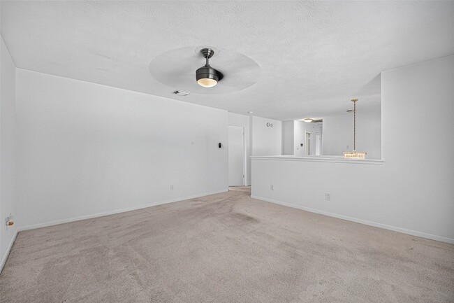 Building Photo - 1806 Oak Ridge Dr